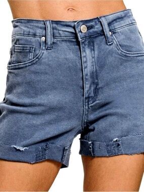 Zenana Distressed Cuffed Denim Shorts Medium New With Tags